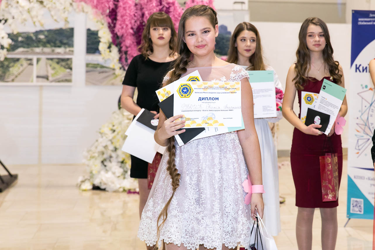 Победительница конкурса Евгения Анастасия Рудик